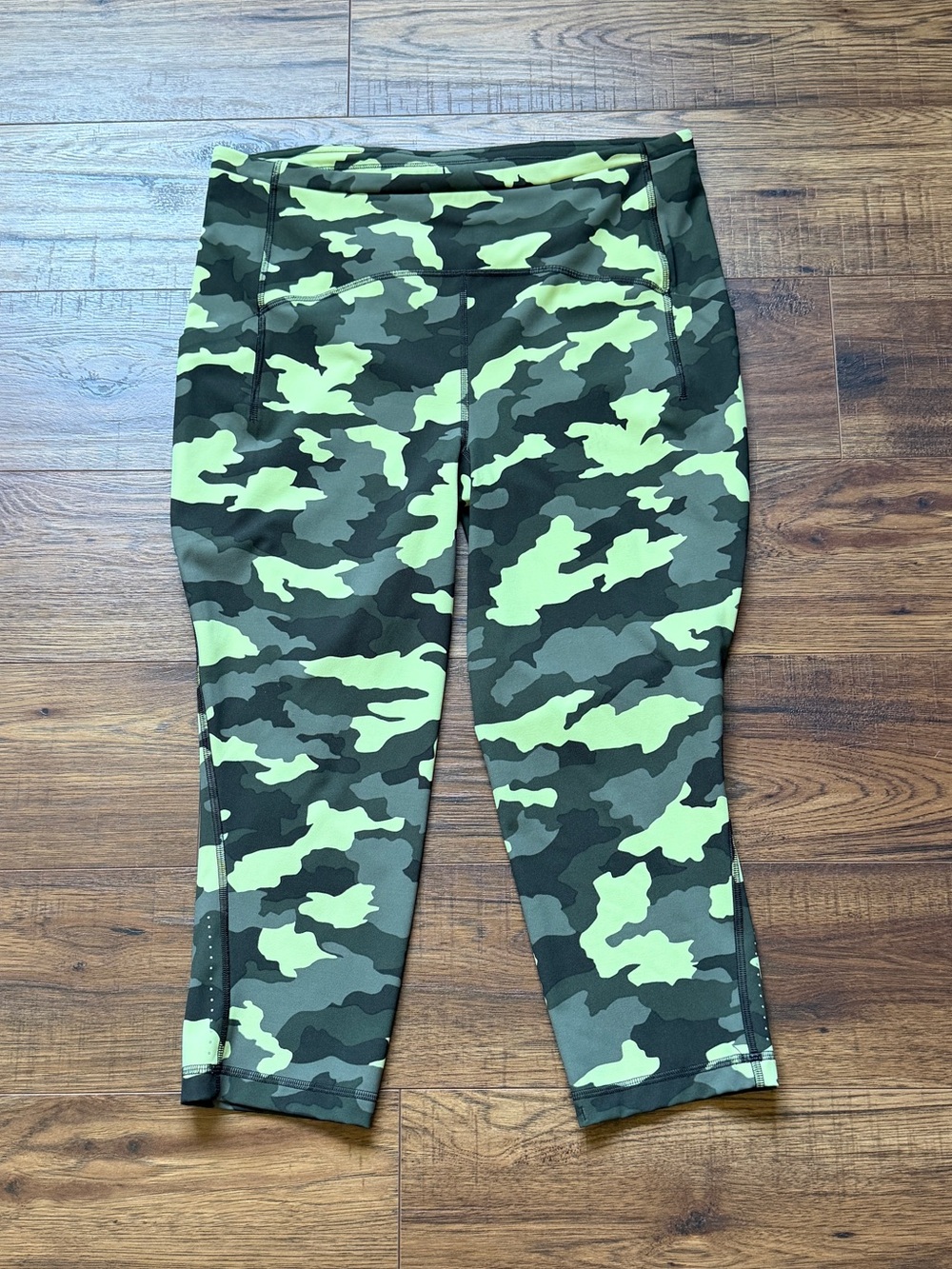Lululemon Women’s Swift Speed High Rise Crop Legging Heritage Camo Green Size 12